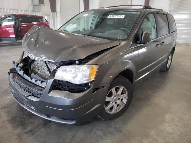 Photo 2 from auction – 2010 CHRYSLER TOWN & COU with VIN 2A4RR8D12AR448952