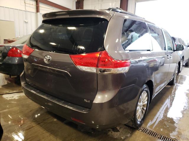Photo 4 from auction – 2013 TOYOTA SIENNA XLE with VIN 5TDYK3DC6DS357057