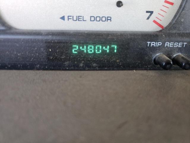Photo 8 from auction – 2000 CHRYSLER TOWN & COU with VIN 1C4GP64L5YB623910