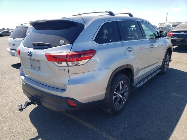 Photo 4 from auction – 2018 TOYOTA HIGHLANDER with VIN 5TDBGRFH8JS052187