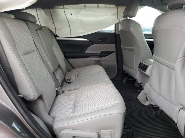 Photo 6 from auction – 2016 TOYOTA HIGHLANDER with VIN 5TDBKRFH4GS353899