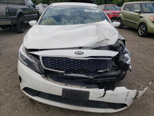 Photo 9 from auction – 2017 KIA FORTE LX with VIN 3KPFK4A73HE045685