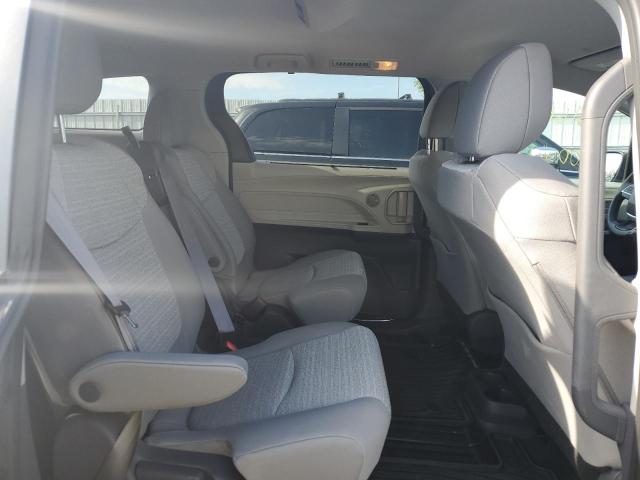 Photo 6 from auction – 2021 TOYOTA SIENNA LE with VIN 5TDKSKFC2MS030782