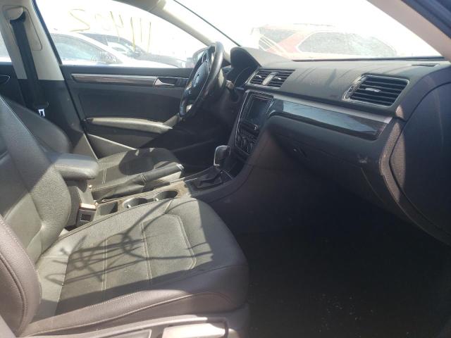 Photo 5 from auction – 2017 VOLKSWAGEN PASSAT SE with VIN 1VWBT7A37HC019993