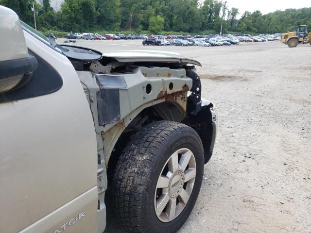 Photo 9 from auction – 2005 LINCOLN NAVIGATOR with VIN 5LMFU28565LJ18398