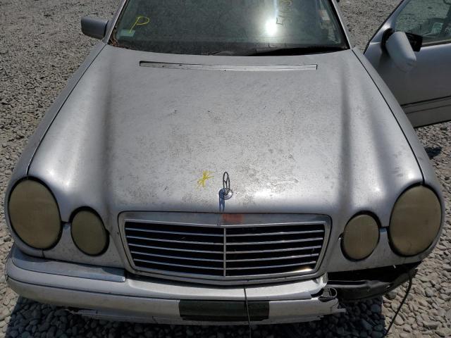 Photo 7 from auction – 1999 MERCEDES-BENZ E 320 with VIN WDBJF65H0XA876414
