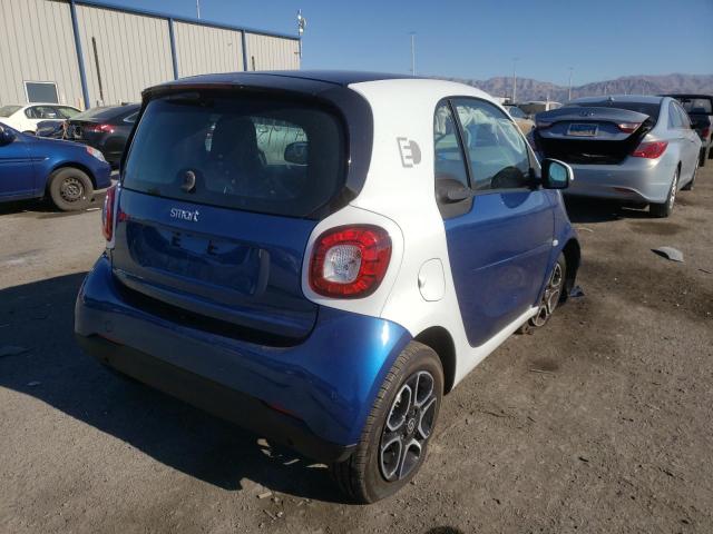Photo 4 from auction – 2018 SMART FORTWO with VIN WMEFJ9BA2JK242393