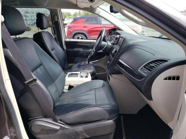 Photo 5 from auction – 2016 CHRYSLER TOWN & COU with VIN 2C4RC1BG0GR129712