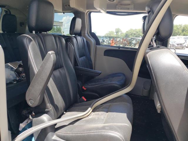 Photo 6 from auction – 2015 CHRYSLER TOWN & COU with VIN 2C4RC1CG5FR655783