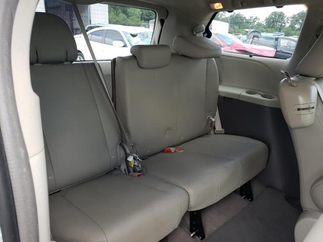 Photo 9 from auction – 2015 TOYOTA SIENNA XLE with VIN 5TDYK3DC6FS555737