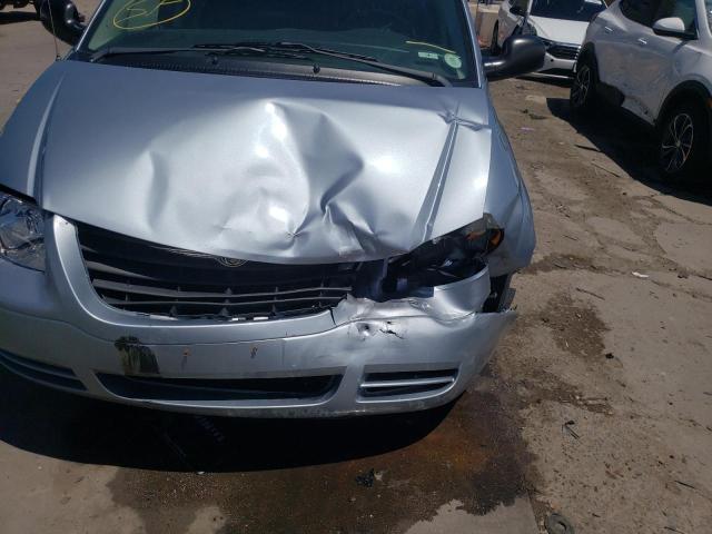 Photo 9 from auction – 2006 CHRYSLER TOWN & COU with VIN 1A4GP45R06B632528