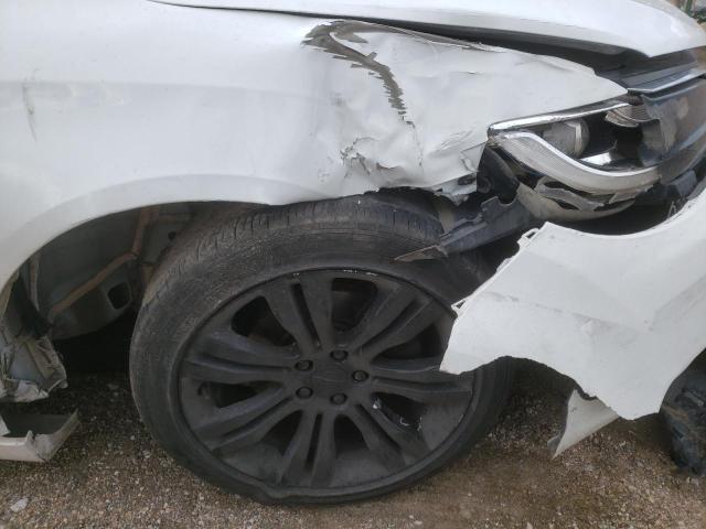Photo 9 from auction – 2015 CHRYSLER 200 LIMITE with VIN 1C3CCCAB9FN528772