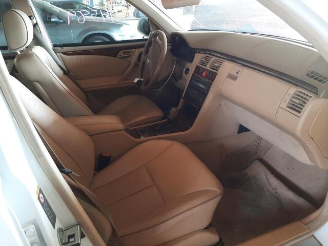 Photo 5 from auction – 2001 MERCEDES-BENZ E 320 with VIN WDBJF65J31B295039
