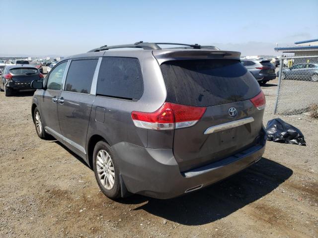 Photo 3 from auction – 2011 TOYOTA SIENNA XLE with VIN 5TDYK3DC2BS095163