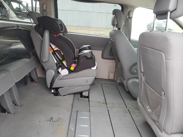 Photo 6 from auction – 2010 CHRYSLER TOWN & COU with VIN 2A4RR2D1XAR431281