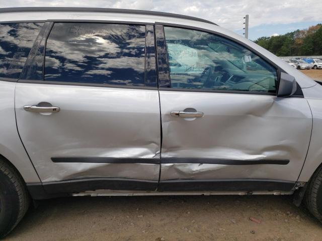 Photo 9 from auction – 2017 CHEVROLET TRAVERSE L with VIN 1GNKRFKD7HJ229404