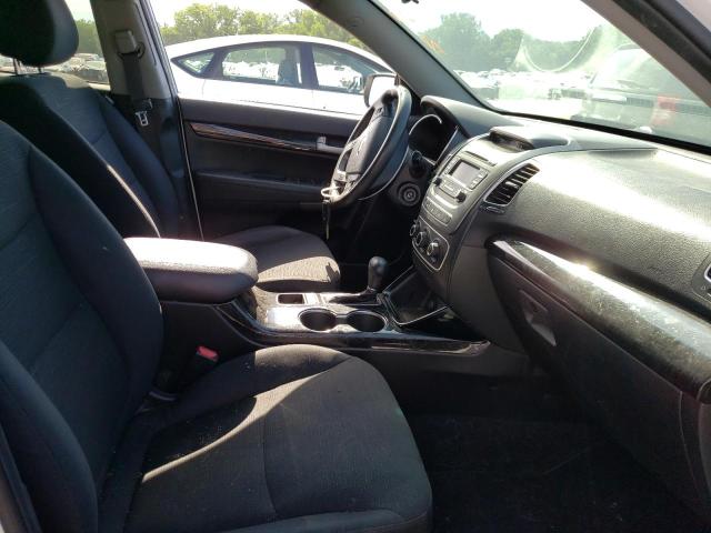Photo 5 from auction – 2015 KIA SORENTO LX with VIN 5XYKTDA71FG594720
