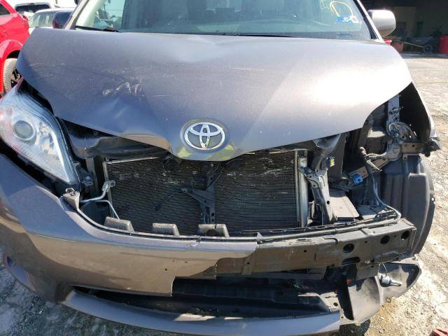 Photo 7 from auction – 2015 TOYOTA SIENNA XLE with VIN 5TDYK3DC2FS581025