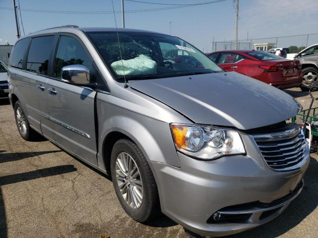 CHRYSLER TOWN & COU 2015 with VIN 2C4RC1CG9FR506969 - Photo from auction