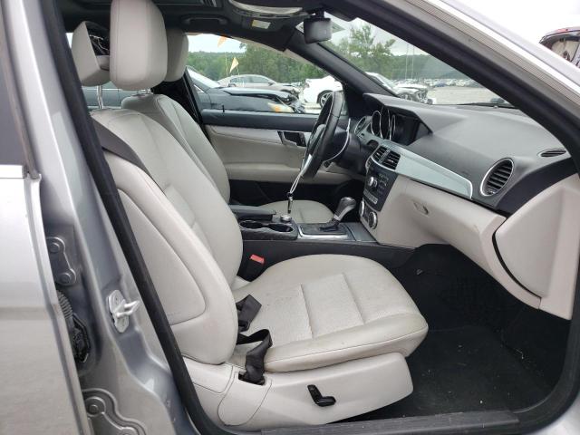 Photo 5 from auction – 2014 MERCEDES-BENZ C 250 with VIN WDDGF4HB5EA962909