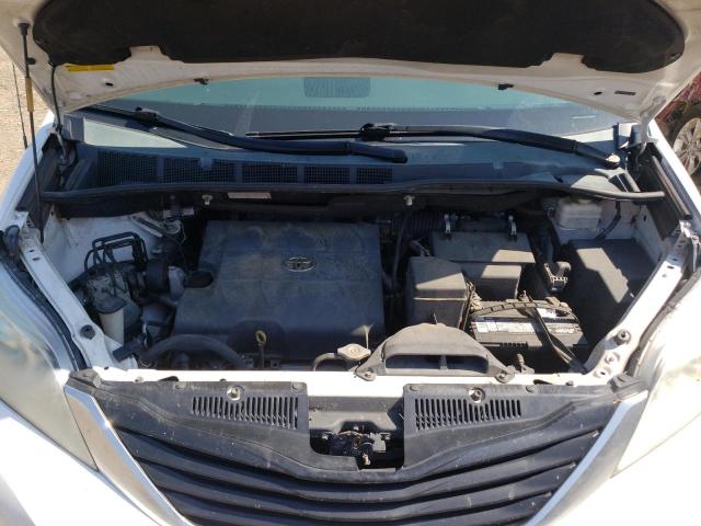 Photo 7 from auction – 2014 TOYOTA SIENNA LE with VIN 5TDKK3DC7ES444800