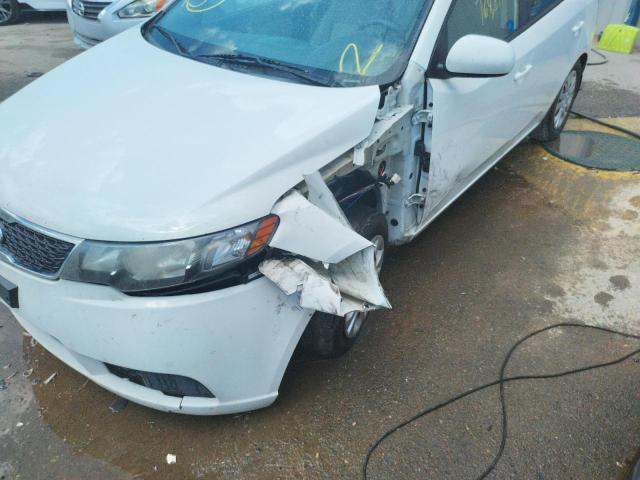 Photo 9 from auction – 2013 KIA FORTE LX with VIN KNAFT4A28D5679207