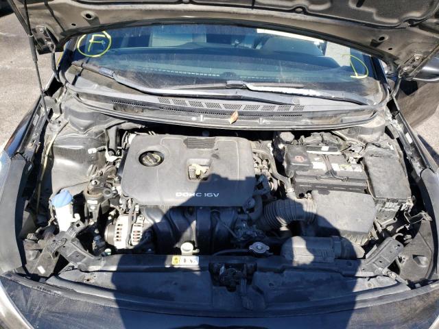 Photo 7 from auction – 2017 KIA FORTE LX with VIN 3KPFK4A76HE029562
