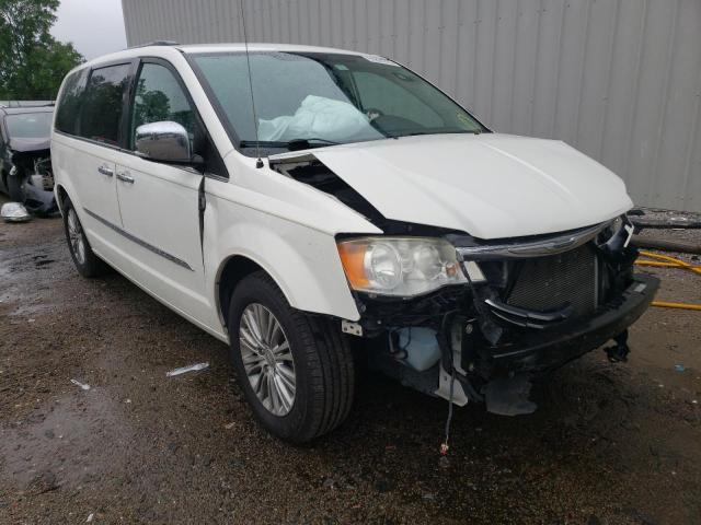 CHRYSLER TOWN & COU 2013 with VIN 2C4RC1CG4DR571757 - Photo from auction