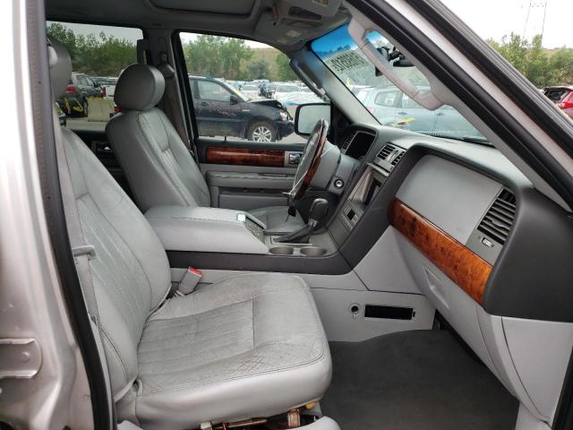 Photo 5 from auction – 2004 LINCOLN NAVIGATOR with VIN 5LMFU28R84LJ03290