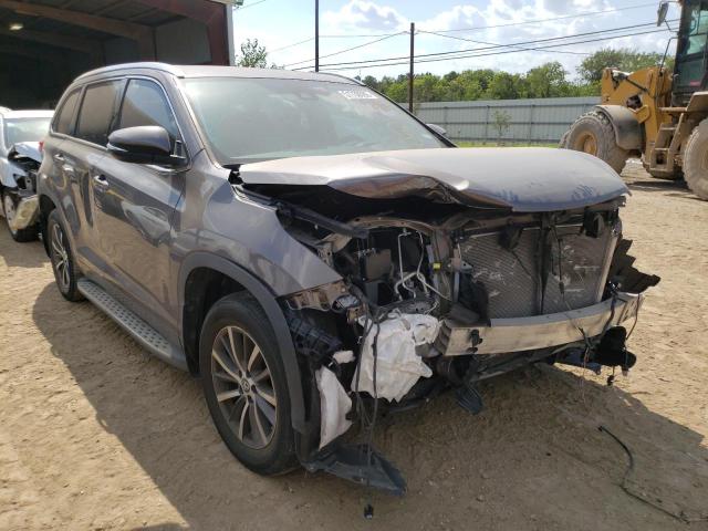 TOYOTA HIGHLANDER 2018 with VIN 5TDKZRFH8JS538301 - Photo from auction