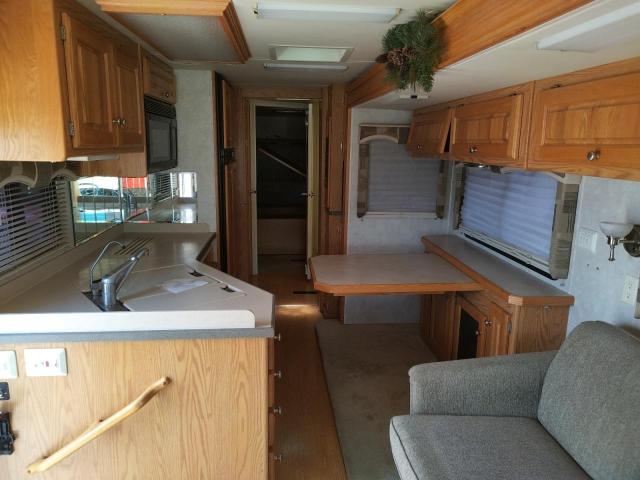 Photo 6 from auction – 2004 HOLI MOTORHOME with VIN 5B4MP67G243380875