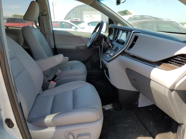 Photo 5 from auction – 2016 TOYOTA SIENNA XLE with VIN 5TDYK3DC5GS715009