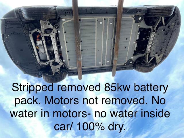 Photo 9 from auction – 2015 TESLA MODEL S with VIN 5YJSA1E28FF117504