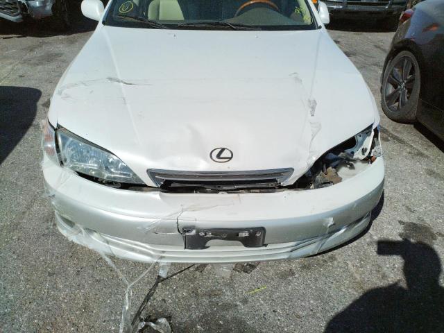 Photo 9 from auction – 2000 LEXUS ES 300 with VIN JT8BF28G7Y5103210