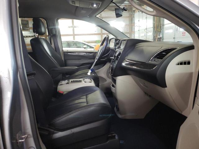 Photo 5 from auction – 2016 CHRYSLER TOWN & COU with VIN 2C4RC1BG8GR208805