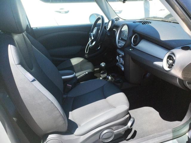 Photo 5 from auction – 2010 MINI COOPER with VIN WMWMF3C51ATZ28048