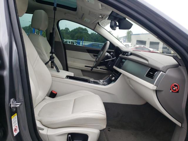 Photo 5 from auction – 2016 JAGUAR XF PREMIUM with VIN SAJBJ4BV6GCY23466