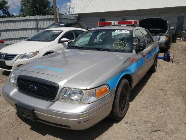 Photo 2 from auction – 2004 FORD CROWN VICT with VIN 2FAFP71W44X100746