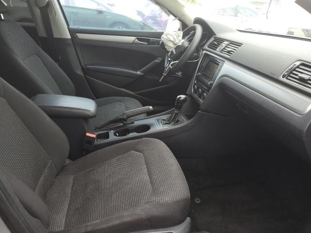 Photo 5 from auction – 2016 VOLKSWAGEN PASSAT S with VIN 1VWAS7A35GC047398