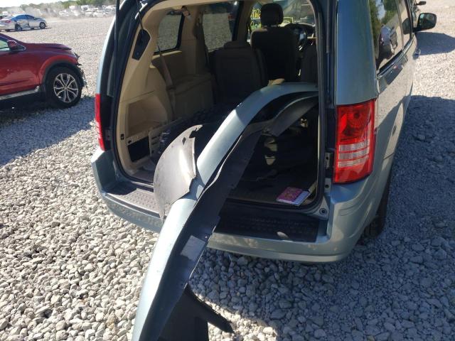Photo 9 from auction – 2010 CHRYSLER TOWN & COU with VIN 2A4RR2D10AR357241
