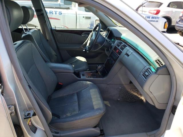 Photo 5 from auction – 2001 MERCEDES-BENZ E 320 with VIN WDBJH65JX1B276451