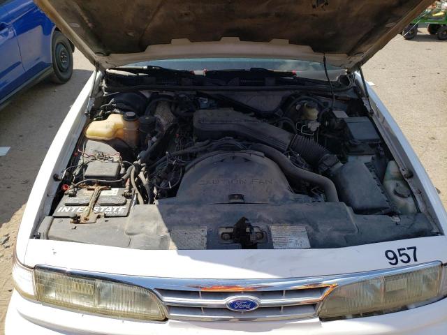 Photo 7 from auction – 1995 FORD CROWN VICT with VIN 2FALP71W1SX180863