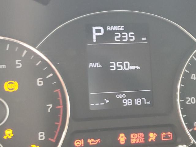 Photo 8 from auction – 2017 KIA FORTE LX with VIN 3KPFK4A71HE091712