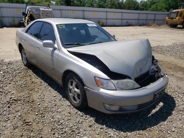 LEXUS ES 300 1998 with VIN JT8BF28G4W5017835 - Photo from auction