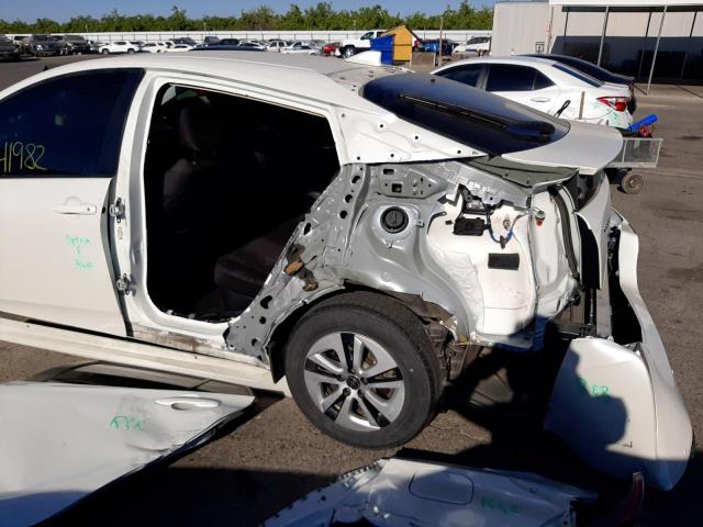 Photo 9 from auction – 2017 TOYOTA PRIUS with VIN JTDKBRFUXH3054899