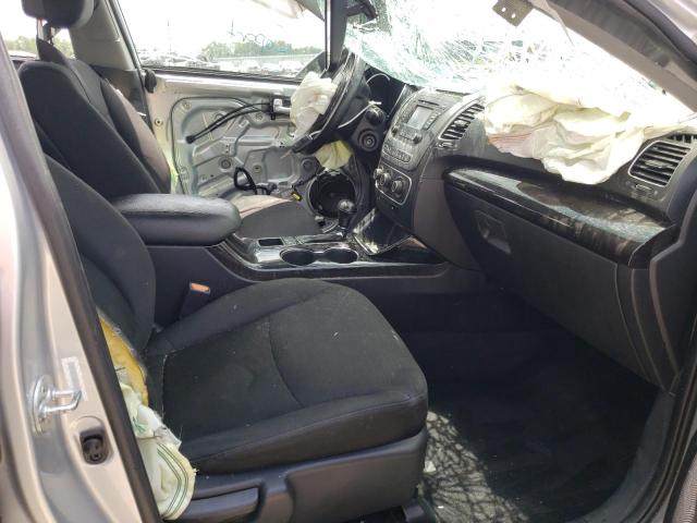 Photo 5 from auction – 2015 KIA SORENTO LX with VIN 5XYKT4A65FG636474