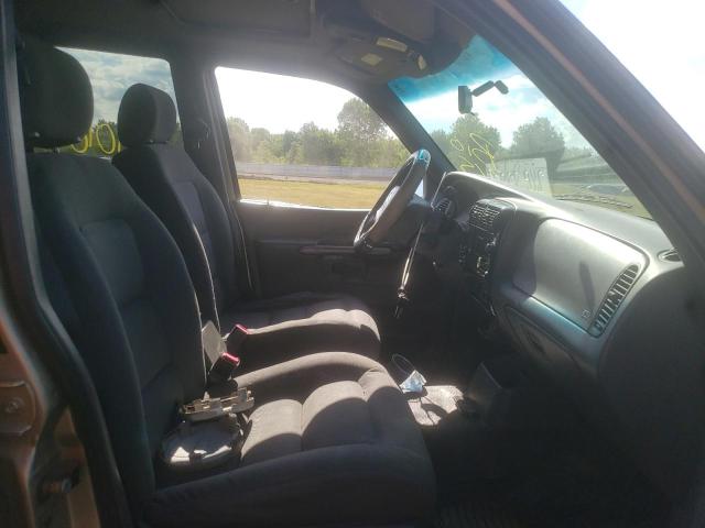Photo 5 from auction – 2001 FORD EXPLORER S with VIN 1FMZU67E81UA00236