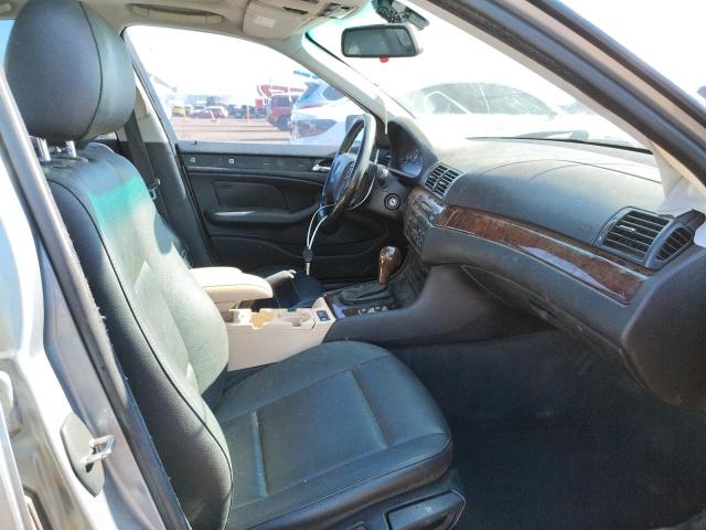 Photo 5 from auction – 2005 BMW 325 IS SUL with VIN WBAAZ33485KW79471