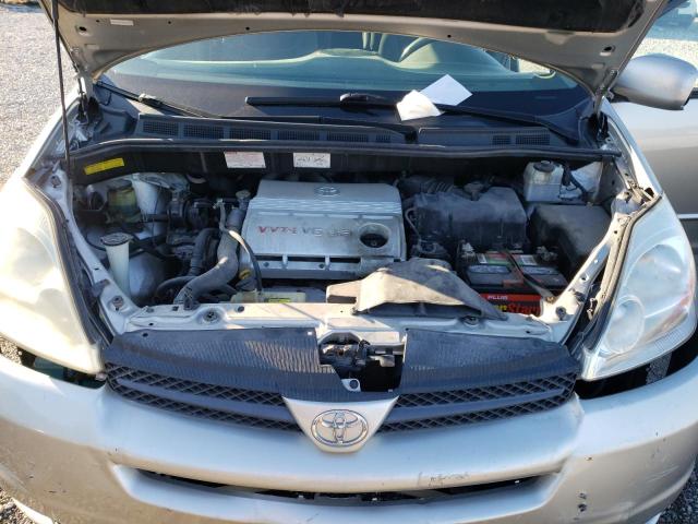 Photo 7 from auction – 2004 TOYOTA SIENNA XLE with VIN 5TDZA22C44S172980