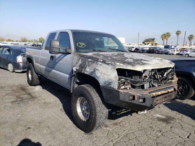 CHEVROLET SILVERADO 2003 with VIN 2GCEC19V031176394 - Photo from auction